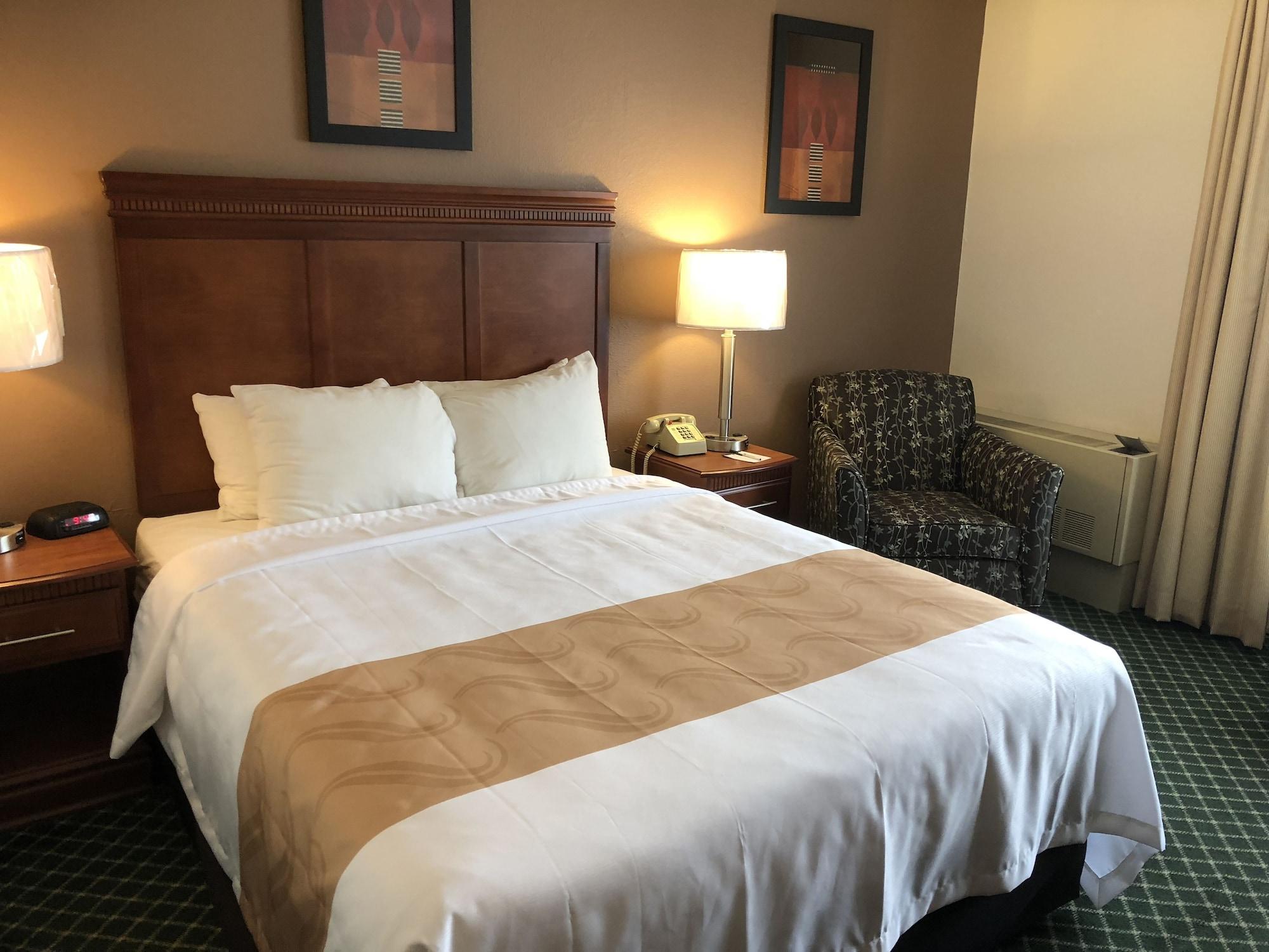 Quality Inn Colchester - Burlington Bagian luar foto
