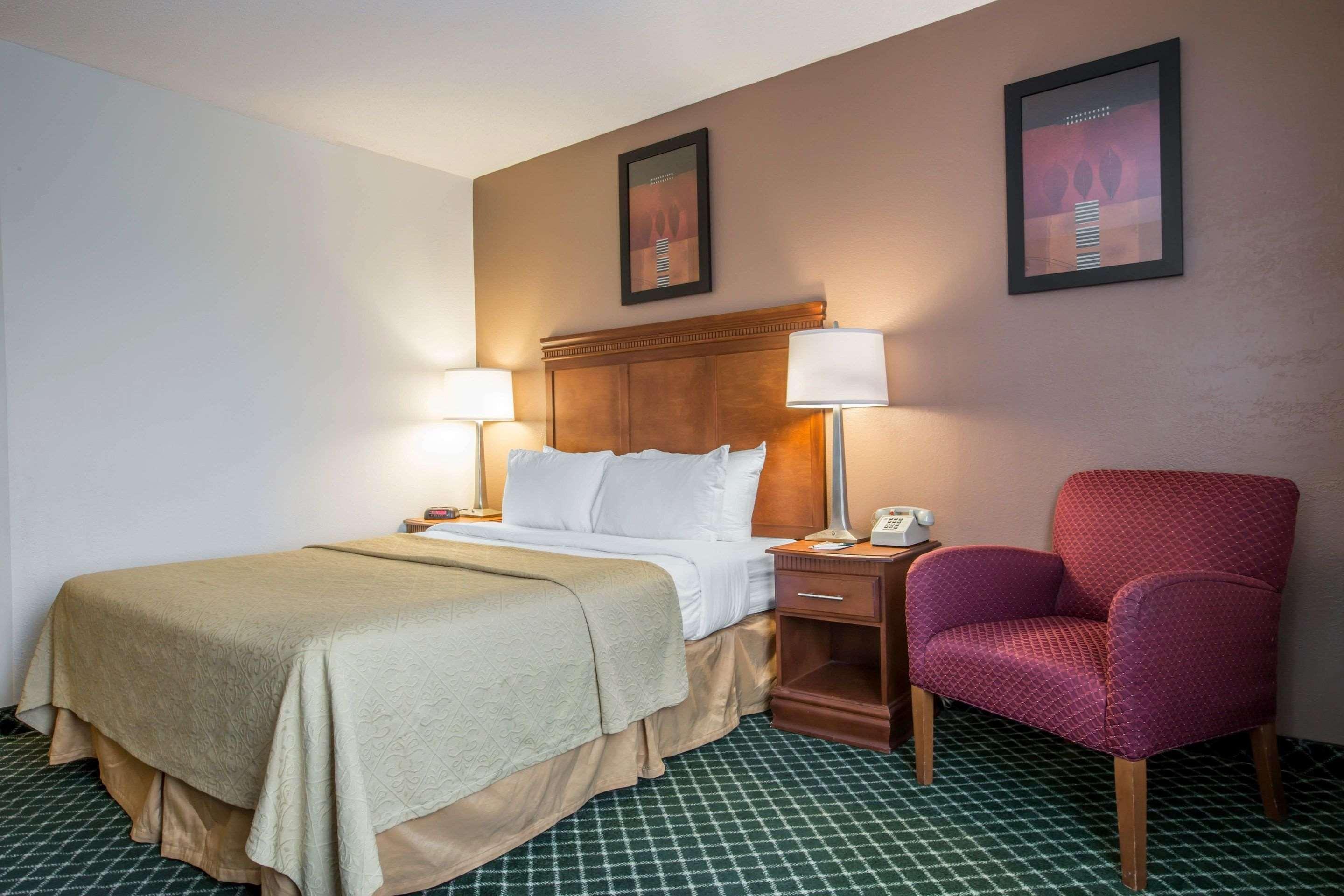 Quality Inn Colchester - Burlington Bagian luar foto
