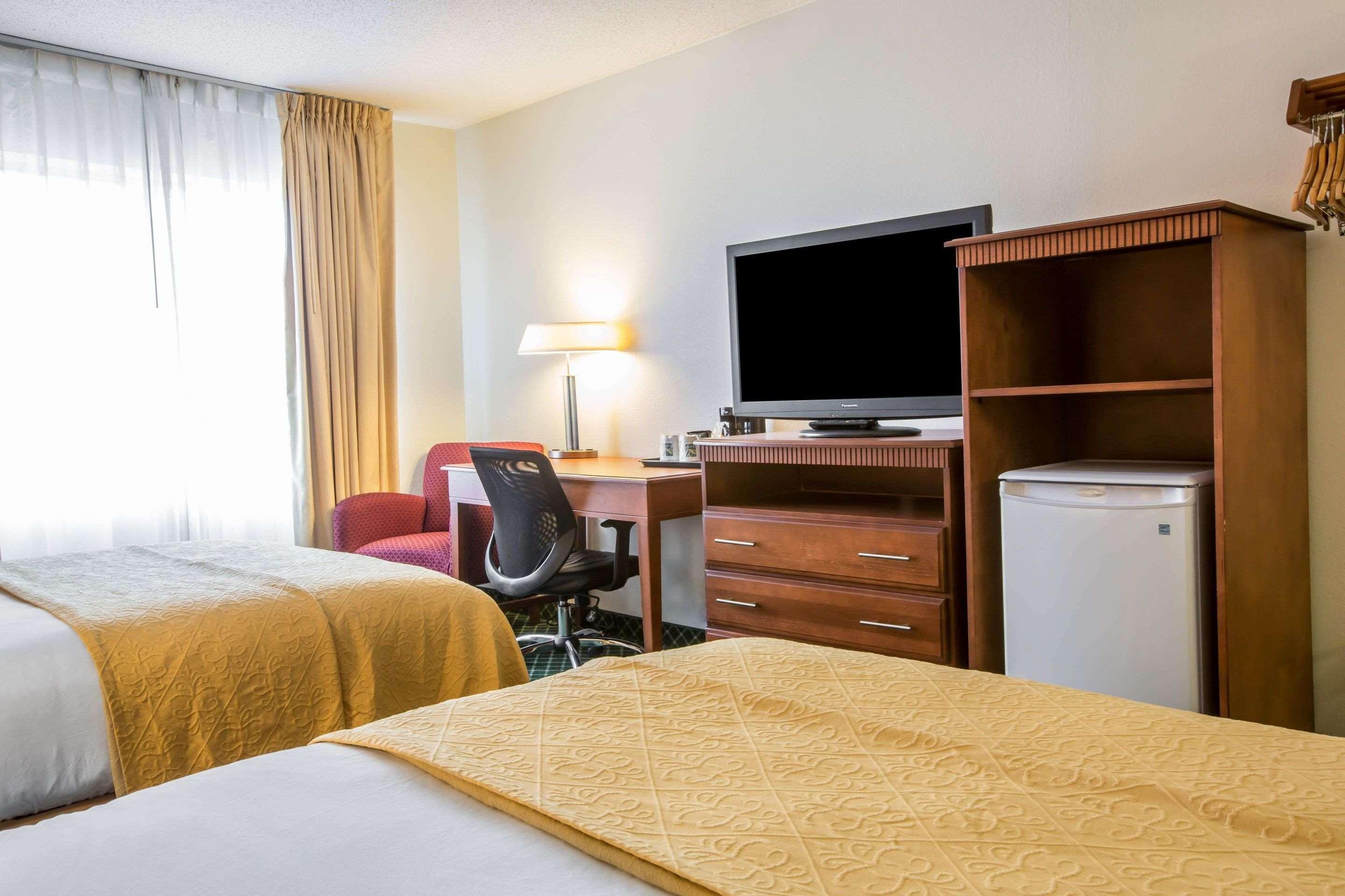 Quality Inn Colchester - Burlington Bagian luar foto