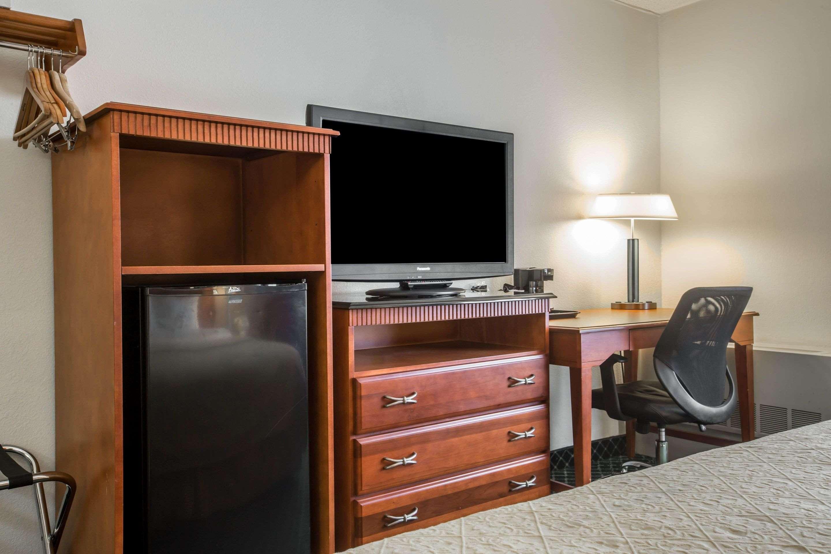Quality Inn Colchester - Burlington Bagian luar foto