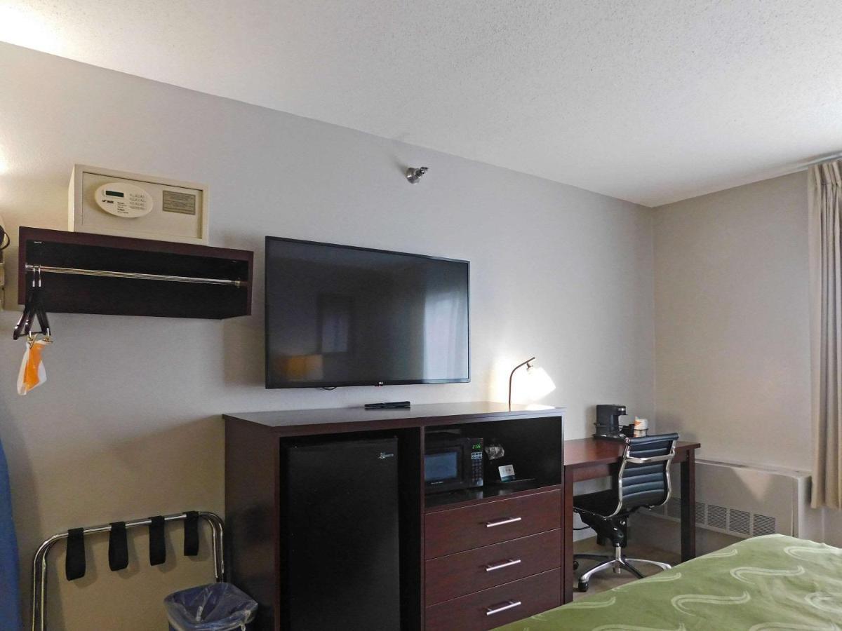Quality Inn Colchester - Burlington Bagian luar foto