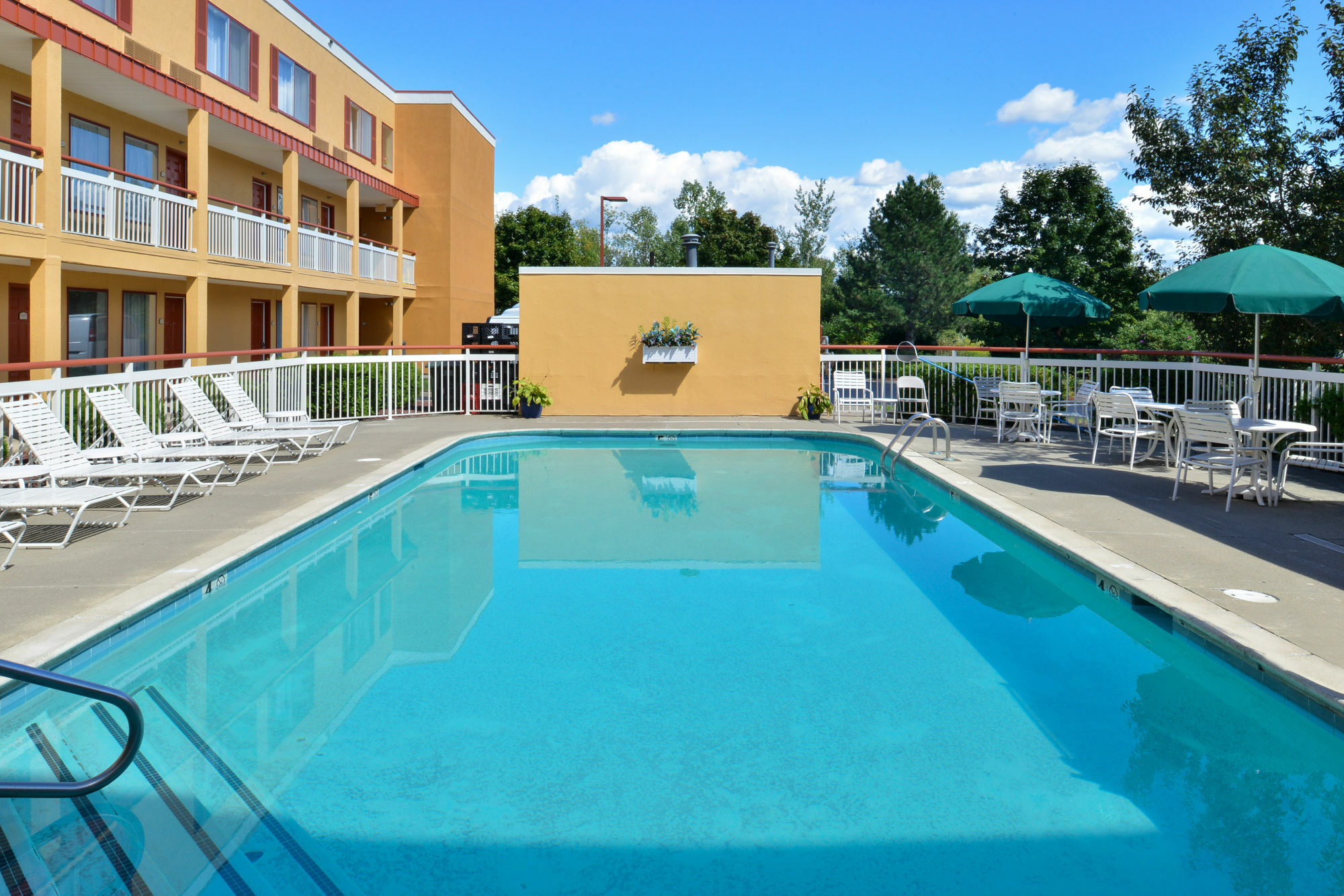 Quality Inn Colchester - Burlington Bagian luar foto